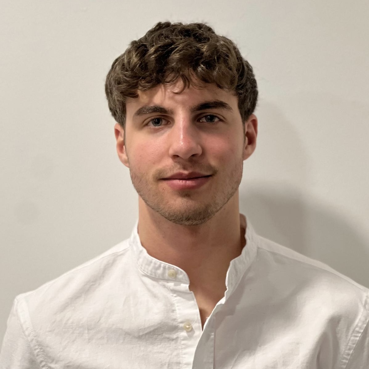 Porträtfoto von Niklas Henneberger, Gründer von SCRT